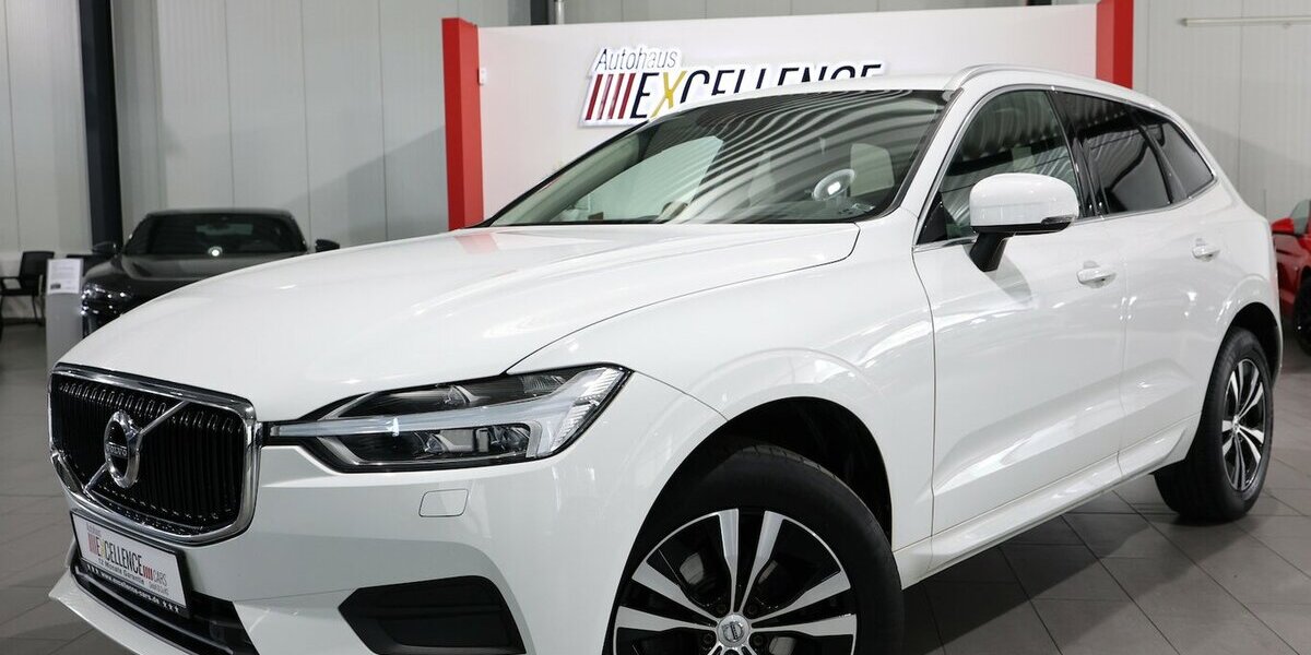 Volvo XC60 D4 MOMENTUM PRO / PANORAMA, MATRIX-LED 130.000 km 26.777 &euro; Hamm 59077