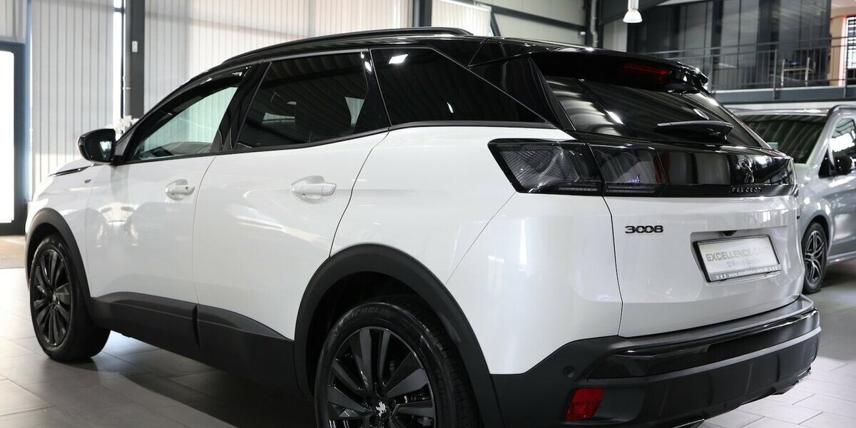 Peugeot 3008 BLUE-HDI GT-SPORT / WHITE & BLACK / SCHÖN 56.000 km 22.991 &euro; Hamm 59077
