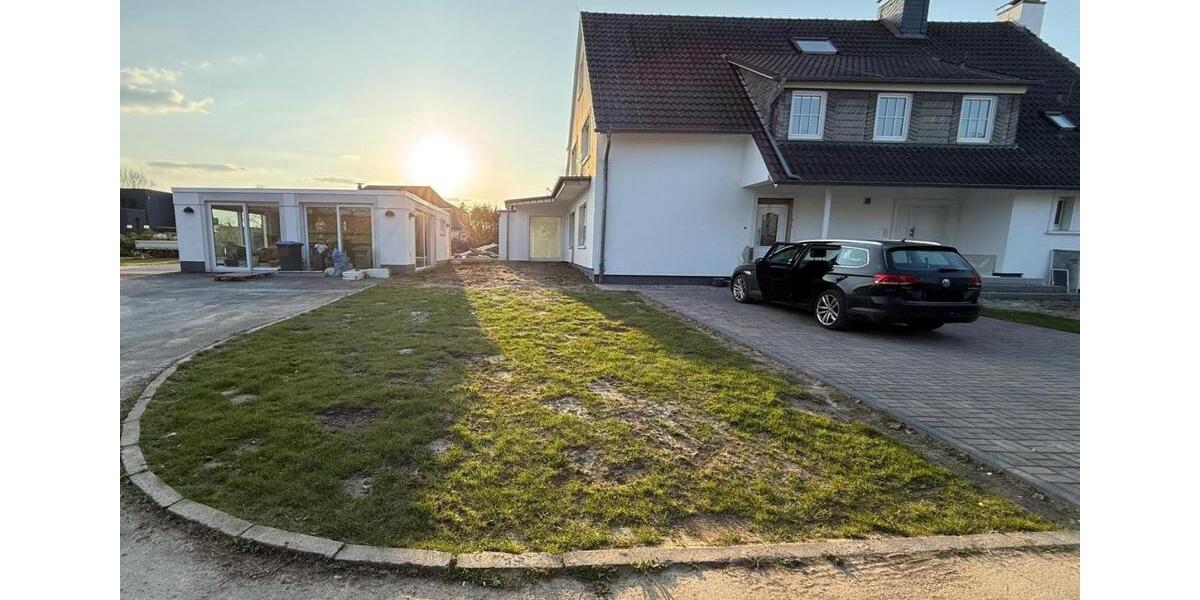Doppelhaushälfte Soest - 6 Zimmer, 200 m&sup2;, 2.200&euro; | Angebot:25857396