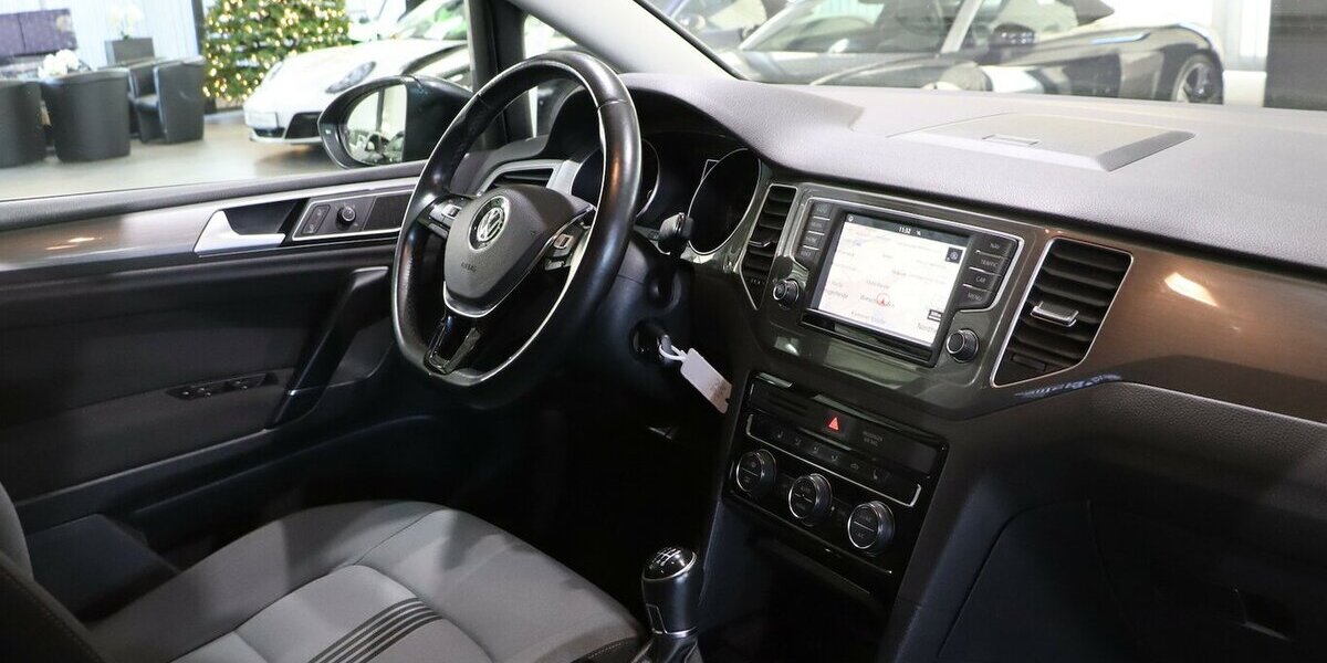 VW Golf Sportsvan 1.4 TSI ALLSTAR / XENON, NAVI-DM 119.000 km 12.111 &euro; Hamm 59077