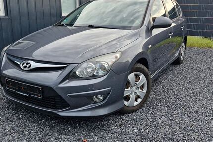 Hyundai i30 157.000 km 3.690 &euro; Hamm 59067