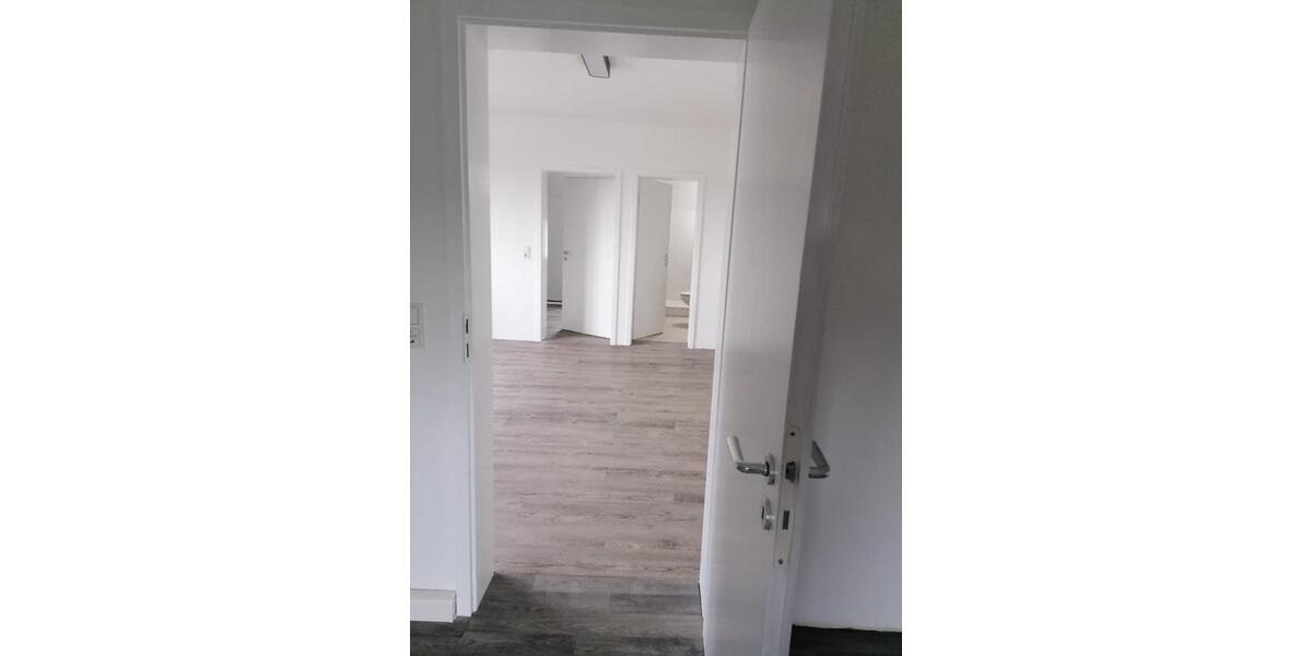 Etagenwohnung Kamen - 6 Zimmer, 142 m&sup2;, 1.250&euro; | Angebot:25393040