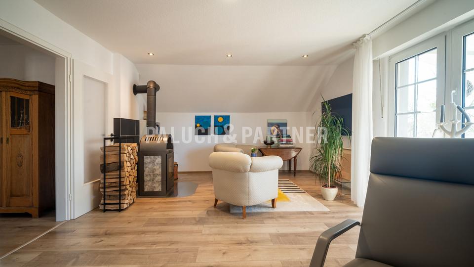 Dachgeschoßwohnung Werl - 3 Zimmer, 90 m&sup2;, 800&euro; | Angebot:25978176