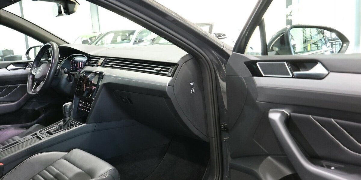 VW Passat Variant 2.0 TDI DSG BUSINESS IQ PANORAMA 122.000 km 22.222 &euro; Hamm 59077