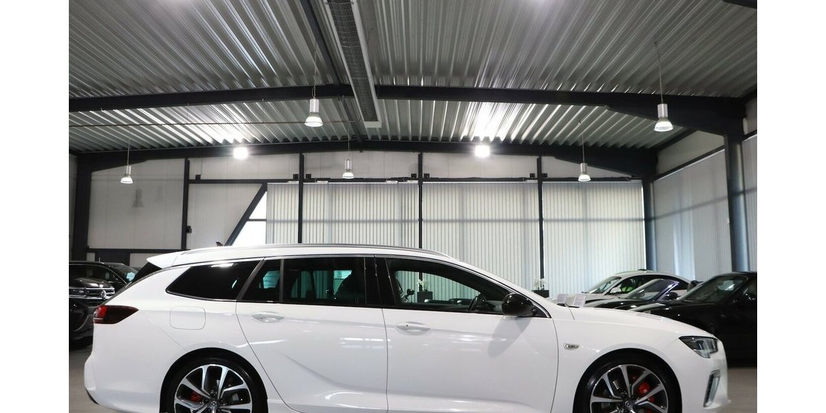 Opel Insignia 2.0 ST 4x4 OPC-LINE GSI WHITE / VC+HUD 140.000 km 18.991 &euro; Hamm 59077